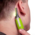 ماكينة تشذيب شعر الأنف والأذن والحواجب