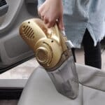 مكنسة تنظيف السيارة ومنفاخ هواء